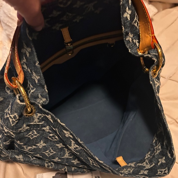 Louis Vuitton Blue Denim Daily GM - Picture 12 of 17